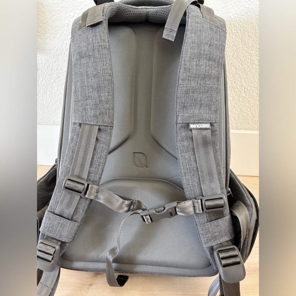 Incase Icon Slim Backpack Grey - Picture 16 of 16
